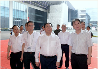 進(jìn)口博覽會(huì)進(jìn)入臨戰(zhàn)實(shí)戰(zhàn)階段，李強(qiáng)再赴實(shí)地檢查：質(zhì)量安全細(xì)節(jié)要下更大功夫