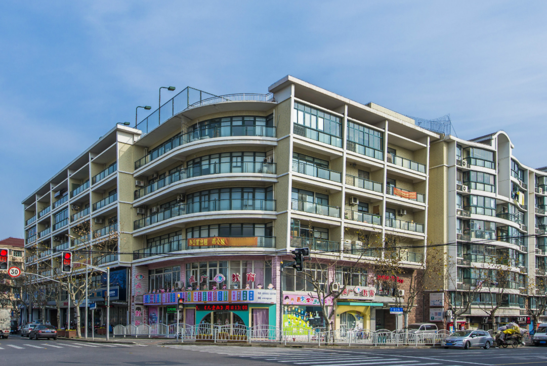 上海銘暉商務(wù)樓：地鐵2號(hào)線旁，交通便利的商務(wù)新地標(biāo)